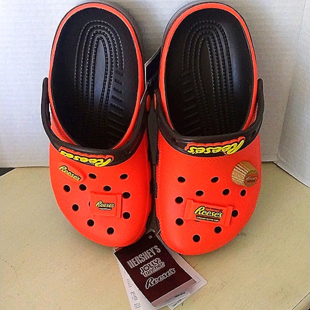 Let's Take a Bite! Crocs classic clog Hershey Reese's Orange Jr 5 EVA NWT No Box - Picture 4 of 13